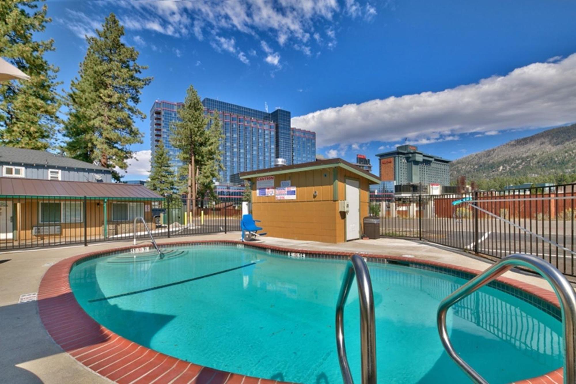 Blue Jay Lodge South Lake Tahoe Exterior photo